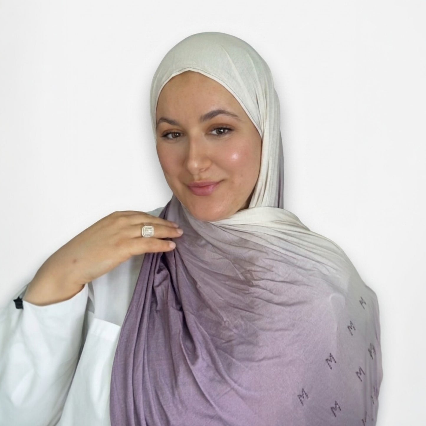 Chal de Algodón Stretch Premium con Cristales Brillantes | Elegancia y Comodidad Diaria