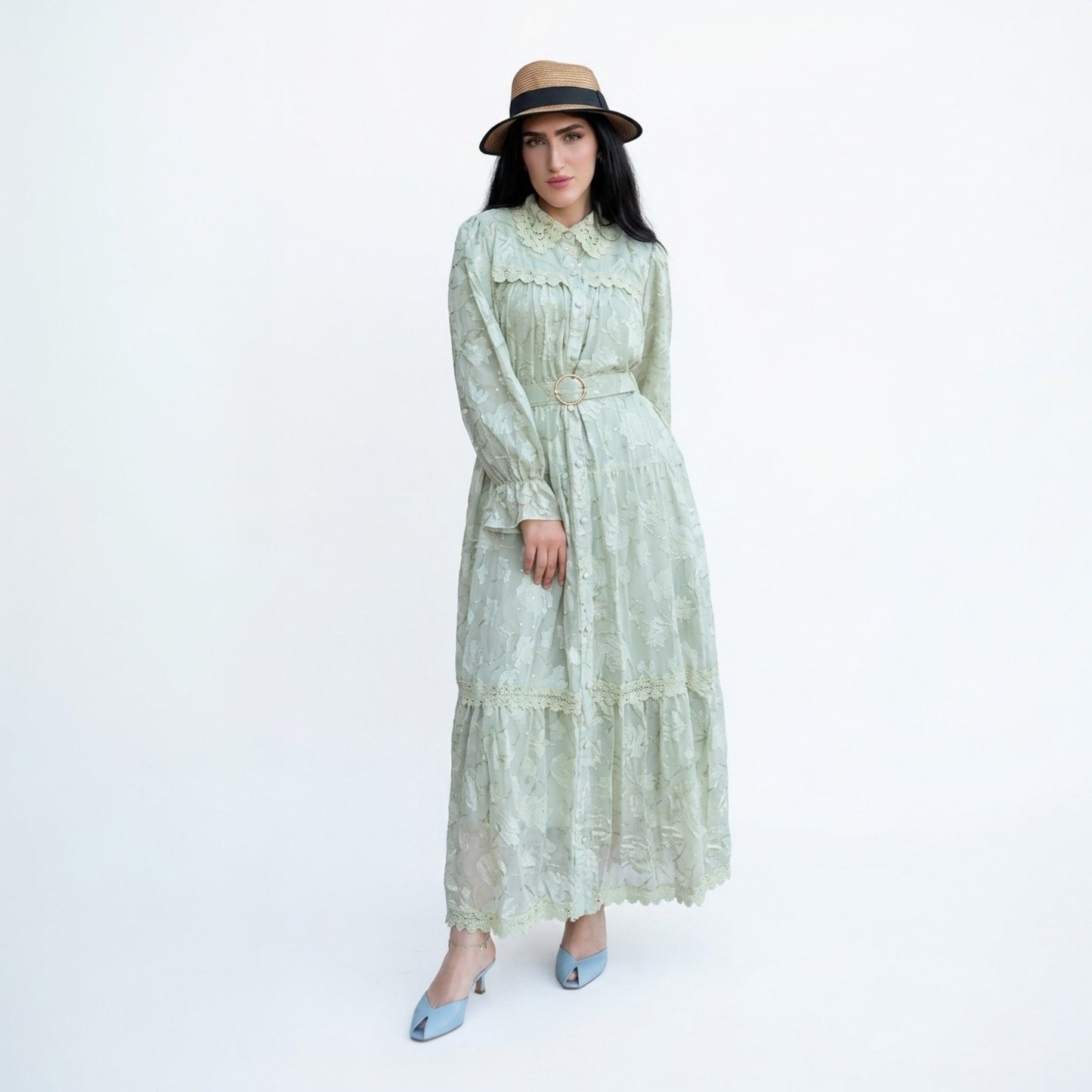 Vestido Largo Camisero con Bordado Floral y Detalles de Encaje