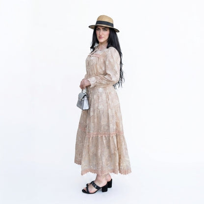 Vestido Largo Camisero con Bordado Floral y Detalles de Encaje