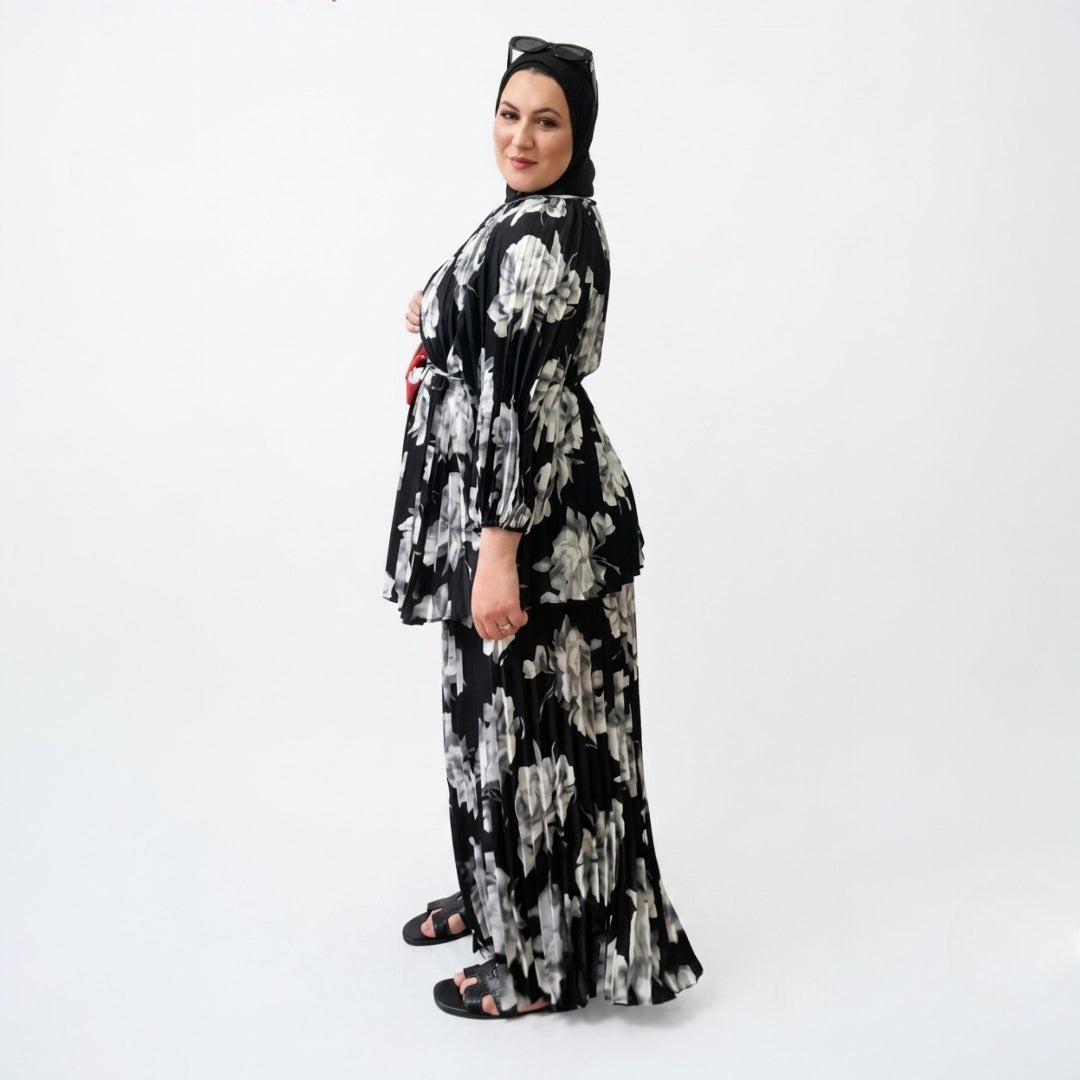 Conjunto Plisado Elegante “Maya” de 2 Piezas | Estilo Floral Negro y Blanco