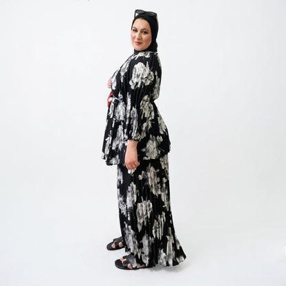 Conjunto Plisado Elegante “Maya” de 2 Piezas | Estilo Floral Negro y Blanco
