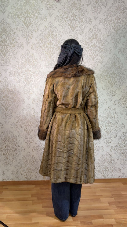 Abrigo Largo de Mujer con Efecto Pelo y Cinturón