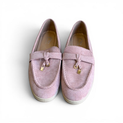 Mocasines Premium de Antelina con Detalle de Candado Dorado | Elegancia y Confort para Mujer