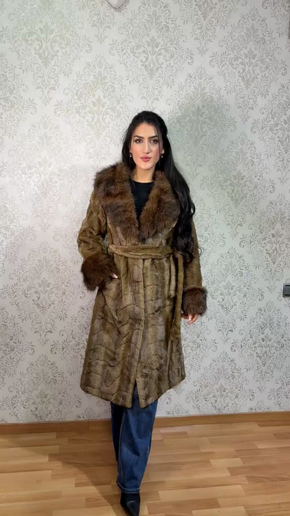 Abrigo Largo de Mujer con Efecto Pelo y Cinturón